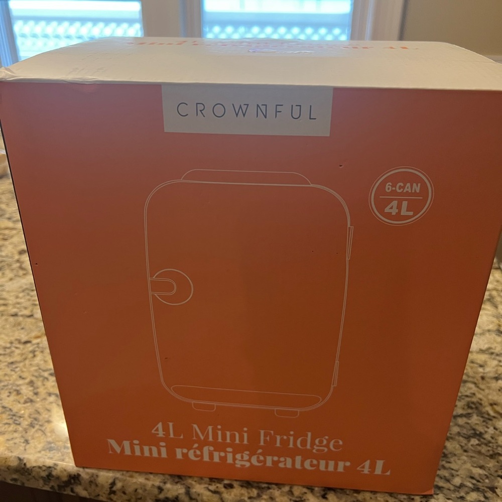 CROWNFUL 4L Mini Fridge in pink BRAND NEW